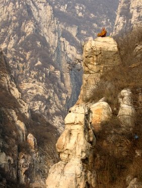 25 meditating on the mountain